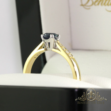 Australian-Sapphire-diamond-ring-Paddington-bentley-de-lisle