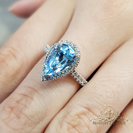 Pear-aquamarine-diamond-ring-bentley-de-lisle