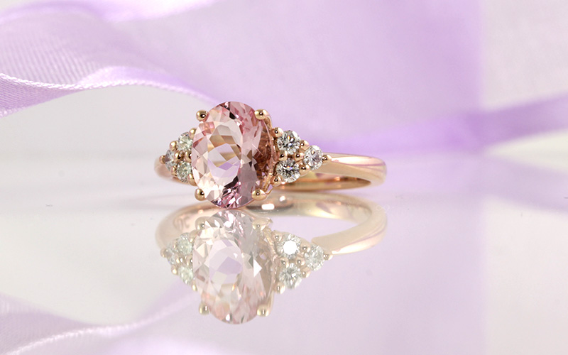 Morganite-oval-diamond-engagement-ring-bentley-de-lisle