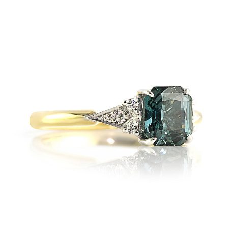Teal-green-sapphire-vintage-style-ring-bentley-de-lisle-Paddington