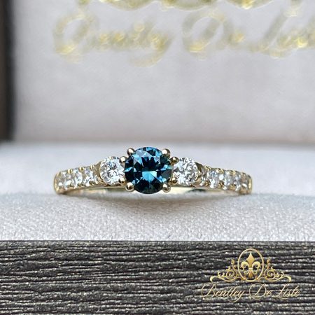 Three-stone-sapphire-diamond-ring-10681-bentley-de-lisle-box